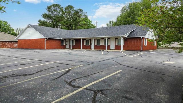 1400 Dividend Drive Suite 2, Springdale, AR 72764