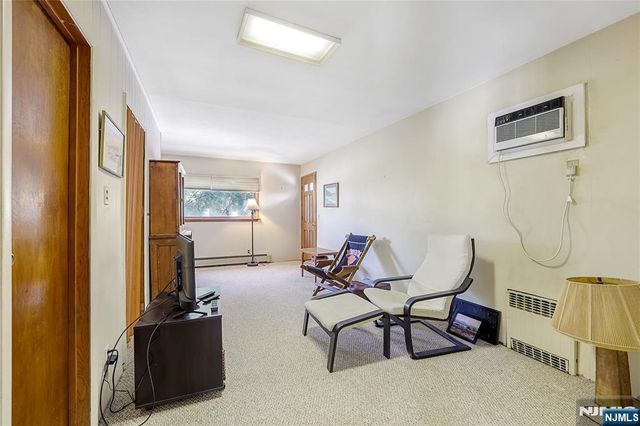 15 Garden Street, Bergenfield, NJ 07621