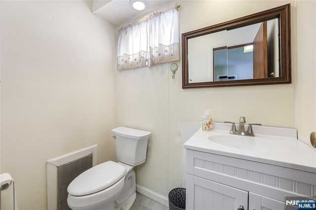 15 Garden Street, Bergenfield, NJ 07621