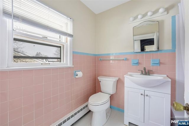 15 Garden Street, Bergenfield, NJ 07621