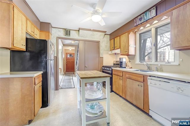 15 Garden Street, Bergenfield, NJ 07621