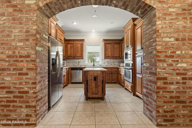 208 S Montauban Drive, Lafayette, LA 70507