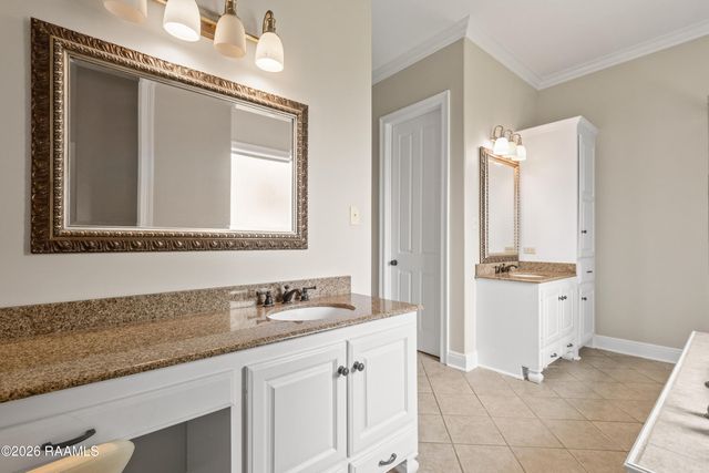 208 S Montauban Drive, Lafayette, LA 70507