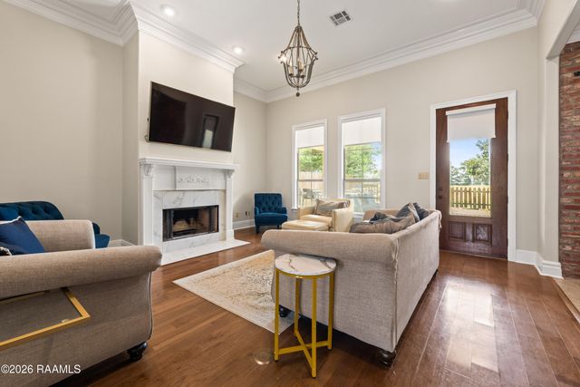 208 S Montauban Drive, Lafayette, LA 70507
