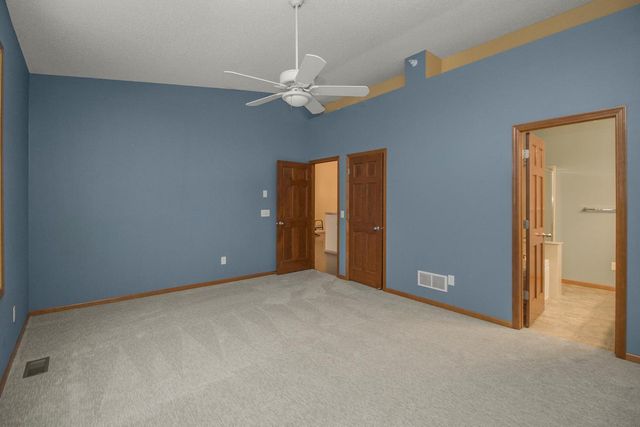 4614 Bloomberg Lane, South Saint Paul, MN 55076