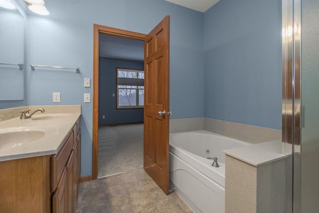 4614 Bloomberg Lane, South Saint Paul, MN 55076