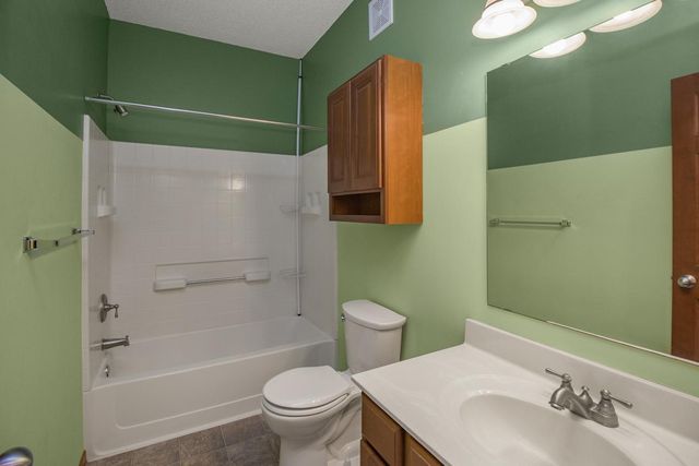 4614 Bloomberg Lane, South Saint Paul, MN 55076