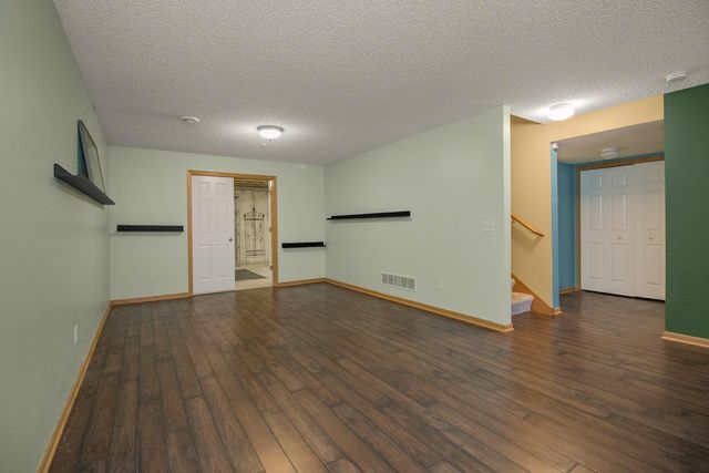 4614 Bloomberg Lane, South Saint Paul, MN 55076