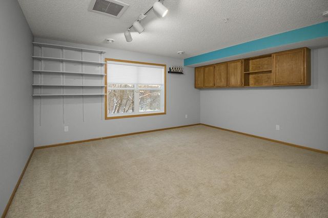 4614 Bloomberg Lane, South Saint Paul, MN 55076