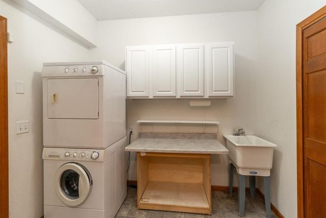 4614 Bloomberg Lane, South Saint Paul, MN 55076