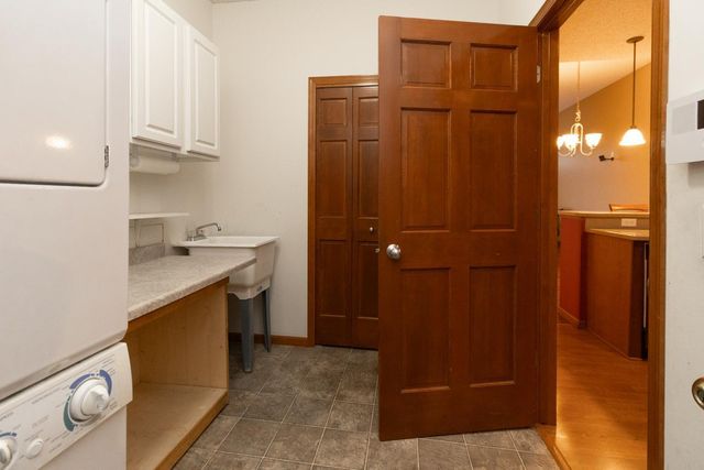 4614 Bloomberg Lane, South Saint Paul, MN 55076