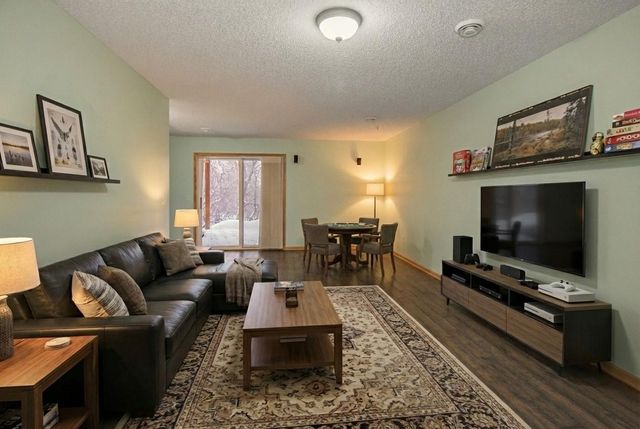 4614 Bloomberg Lane, Inver Grove Heights, MN 55076