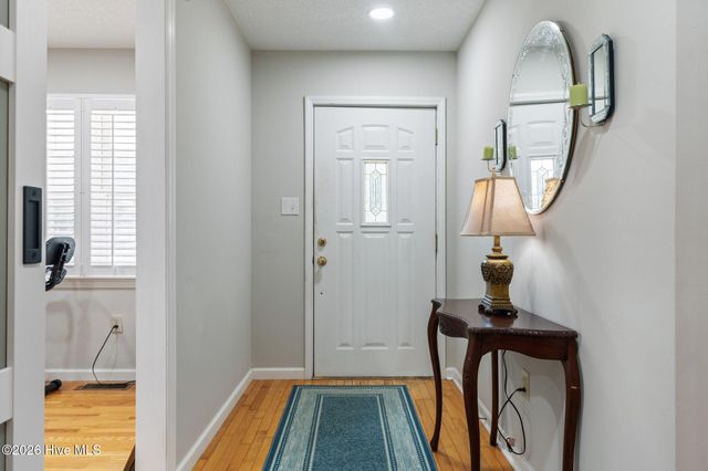 211 S Shore Drive, Southport, NC 28461