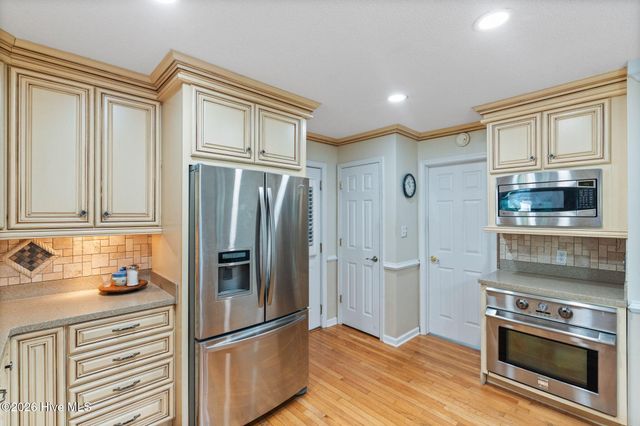 211 S Shore Drive, Southport, NC 28461