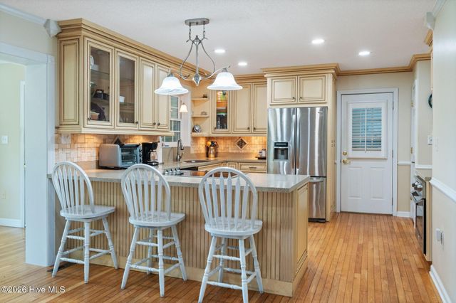 211 S Shore Drive, Southport, NC 28461