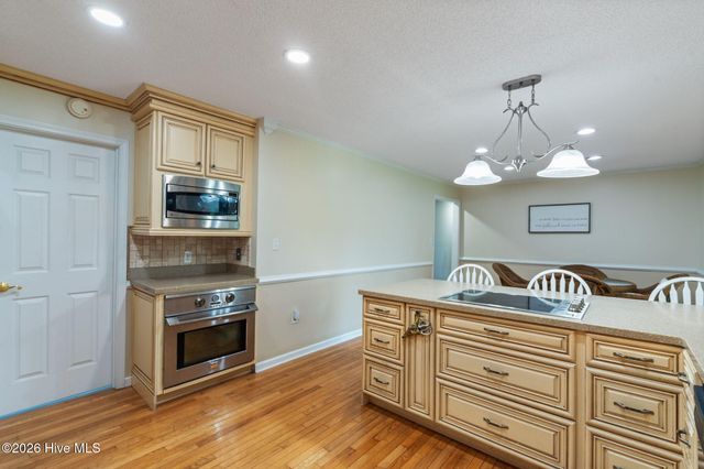 211 S Shore Drive, Southport, NC 28461