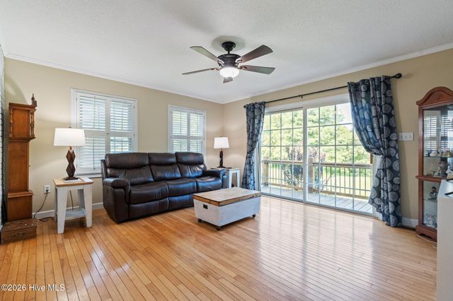 211 S Shore Drive, Southport, NC 28461