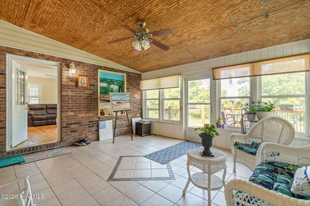 211 S Shore Drive, Southport, NC 28461