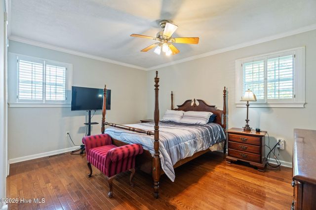 211 S Shore Drive, Southport, NC 28461