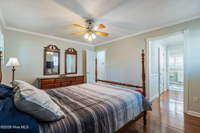 211 S Shore Drive, Southport, NC 28461
