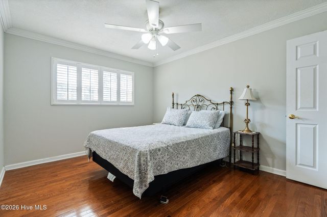 211 S Shore Drive, Southport, NC 28461