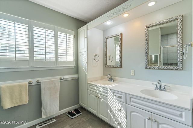 211 S Shore Drive, Southport, NC 28461