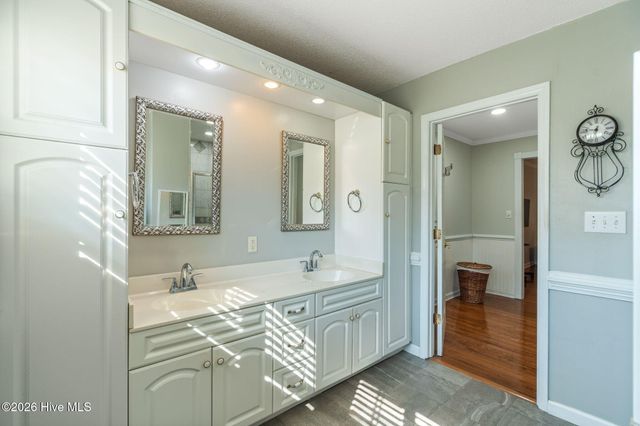 211 S Shore Drive, Southport, NC 28461