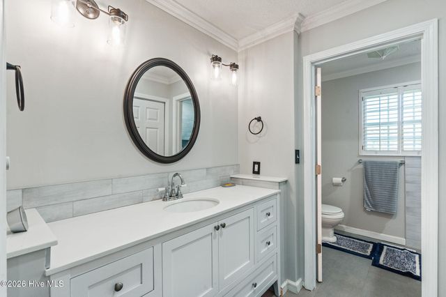 211 S Shore Drive, Southport, NC 28461