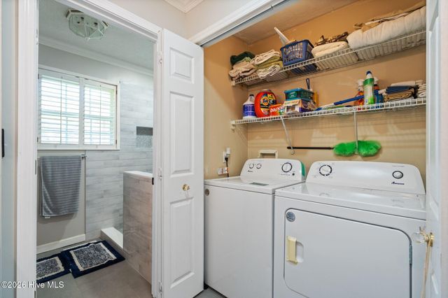 211 S Shore Drive, Southport, NC 28461
