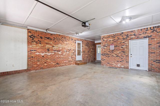 211 S Shore Drive, Southport, NC 28461
