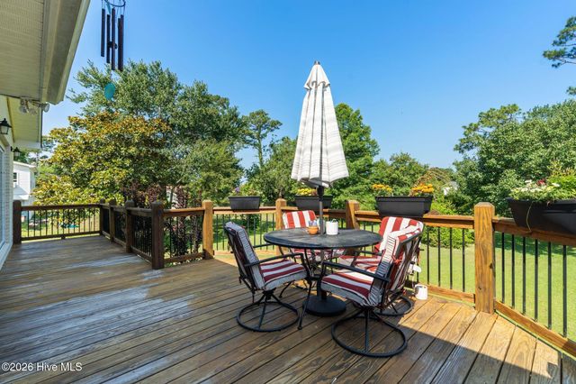 211 S Shore Drive, Southport, NC 28461