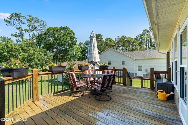 211 S Shore Drive, Southport, NC 28461