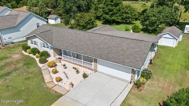 211 S Shore Drive, Southport, NC 28461