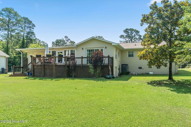 211 S Shore Drive, Southport, NC 28461