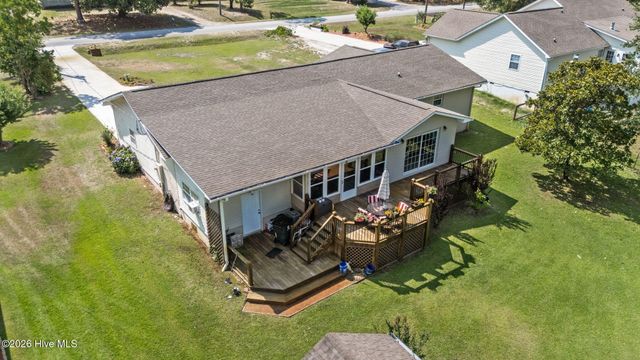211 S Shore Drive, Southport, NC 28461