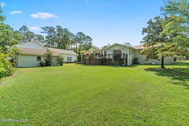 211 S Shore Drive, Southport, NC 28461