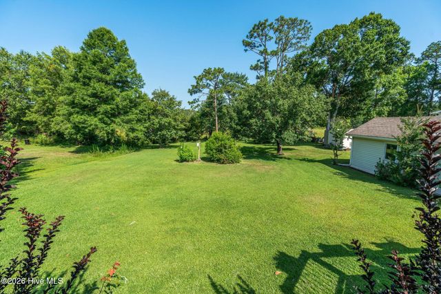 211 S Shore Drive, Southport, NC 28461