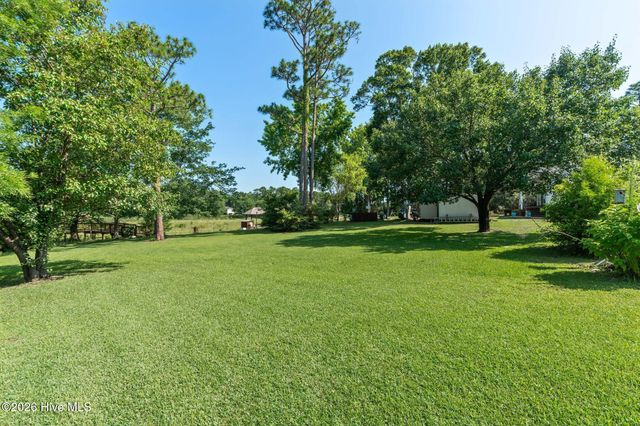 211 S Shore Drive, Southport, NC 28461