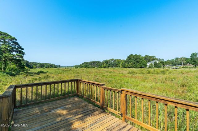 211 S Shore Drive, Southport, NC 28461