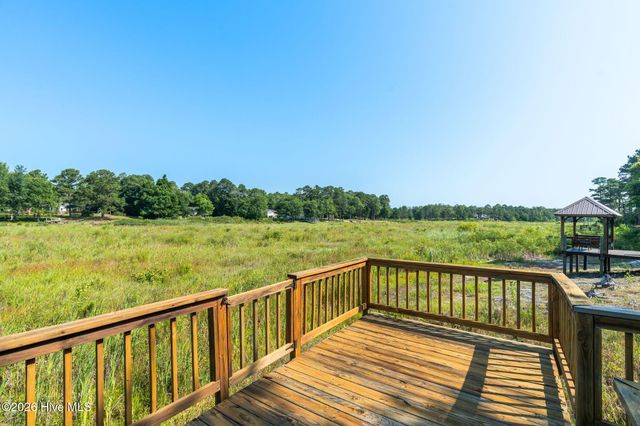 211 S Shore Drive, Southport, NC 28461