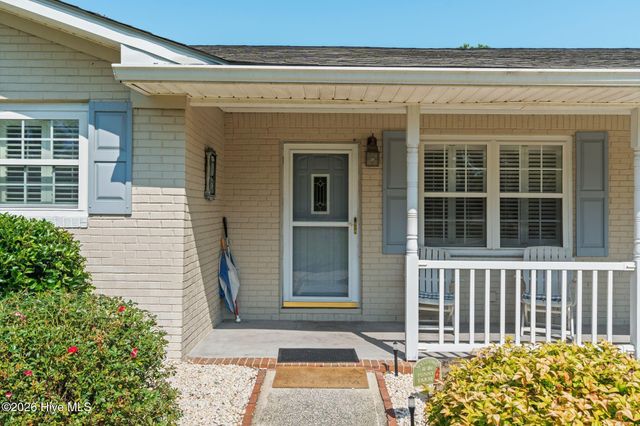 211 S Shore Drive, Southport, NC 28461
