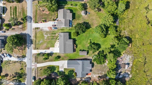 211 S Shore Drive, Southport, NC 28461