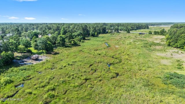 211 S Shore Drive, Southport, NC 28461