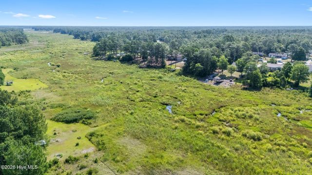 211 S Shore Drive, Southport, NC 28461