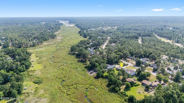 211 S Shore Drive, Southport, NC 28461