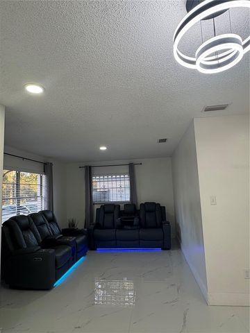 1512 W SITKA STREET, Tampa, FL 33604