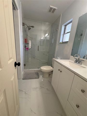 1512 W SITKA STREET, Tampa, FL 33604