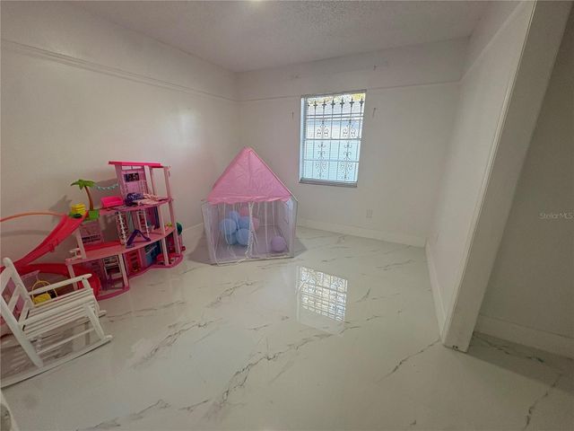 1512 W SITKA STREET, Tampa, FL 33604