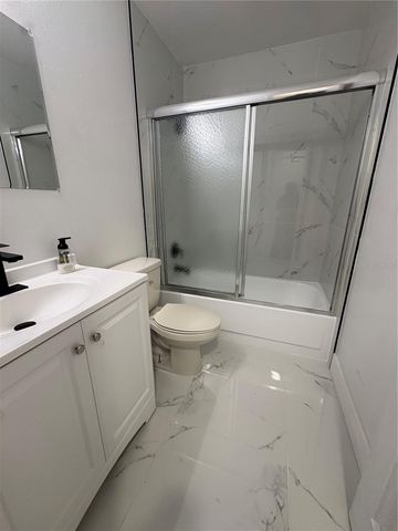 1512 W SITKA STREET, Tampa, FL 33604