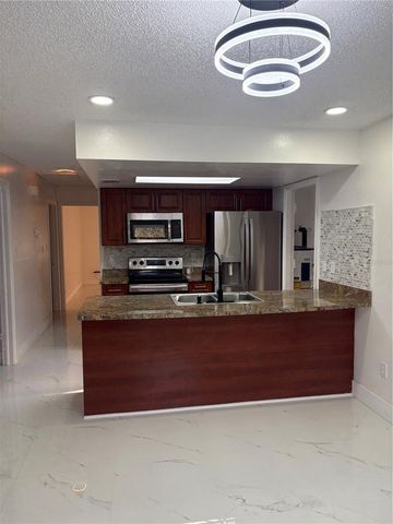 1512 W SITKA STREET, Tampa, FL 33604